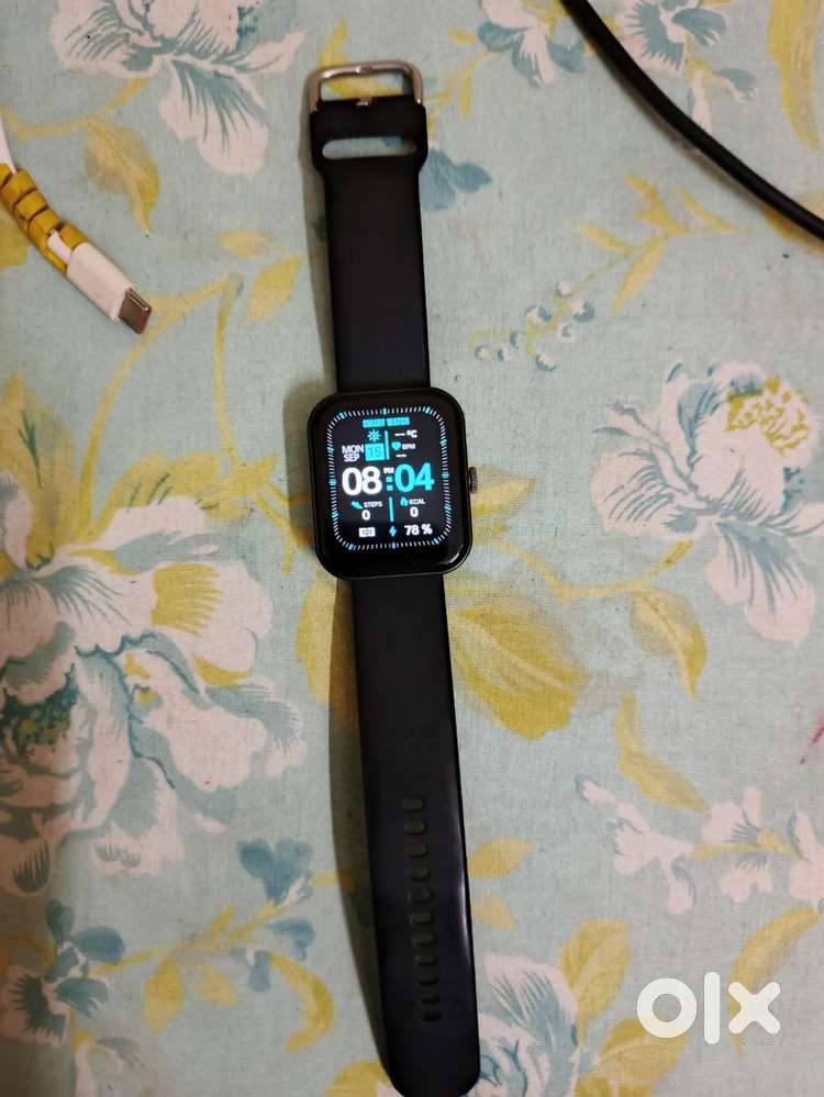 Noise Colorfir Pulse Buzz Smart Watch in Good Condition