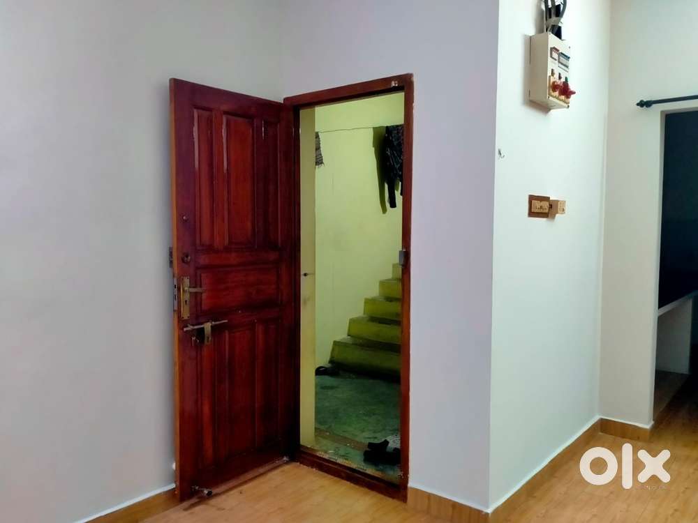 Neatly maintained 2bk house