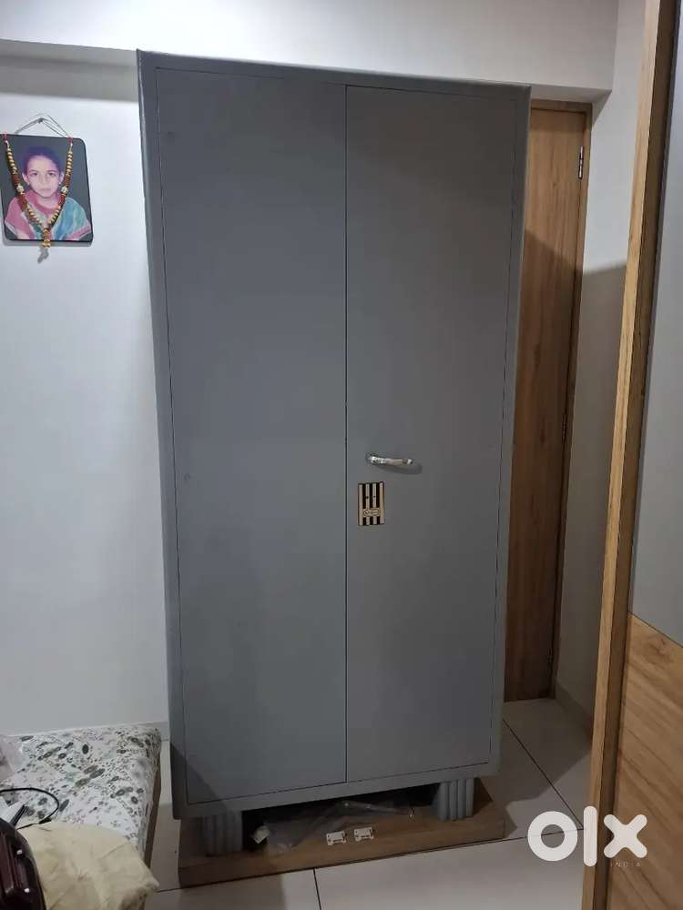 Iron cupboard / લોખંડનો કબાટ