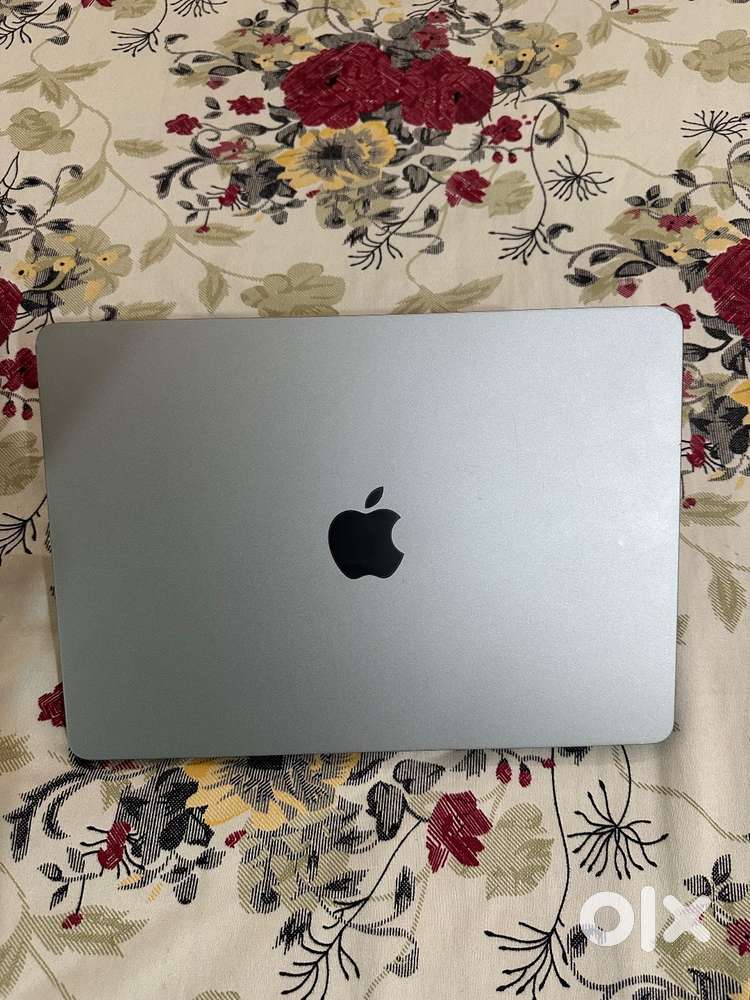 MacBook M2