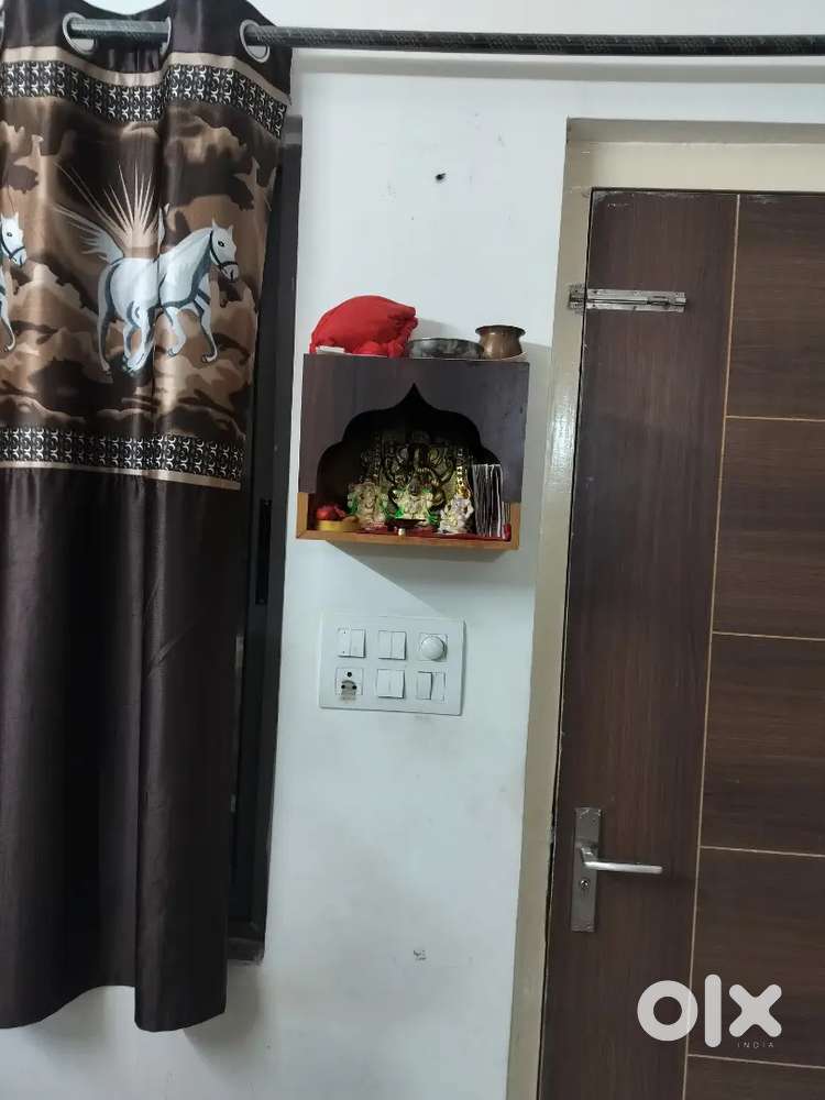 1 Room available in 2 bhk villa