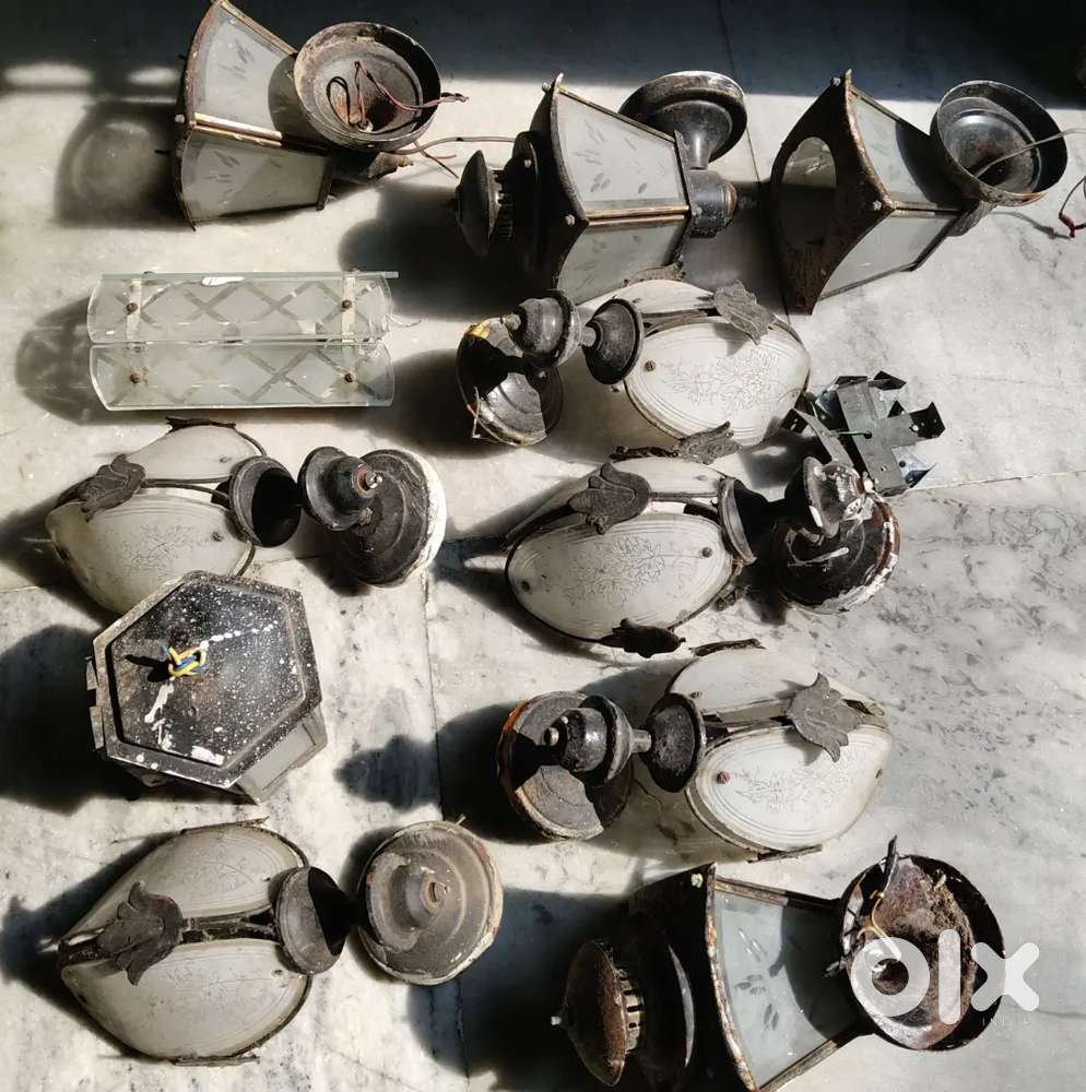 अंग्रेजों के समय के इलेक्ट्रिक लैम्प,