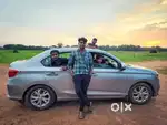 7 year old honda amaze top model
