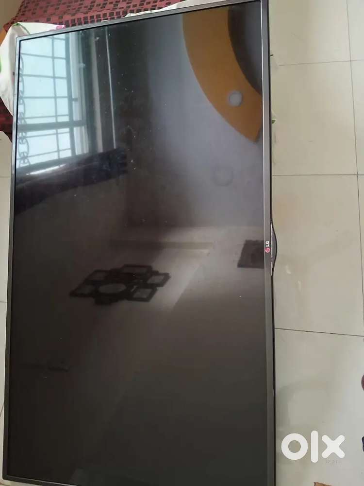 LG TV 56in