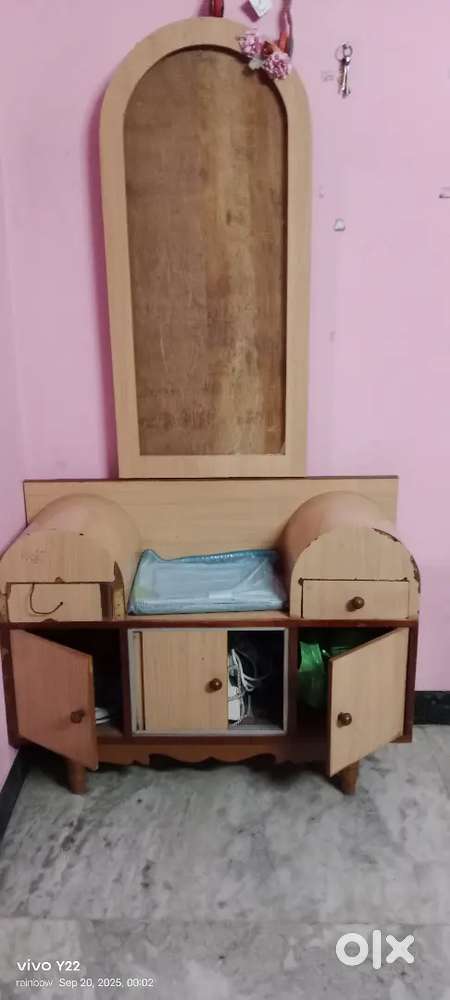 Dressing table