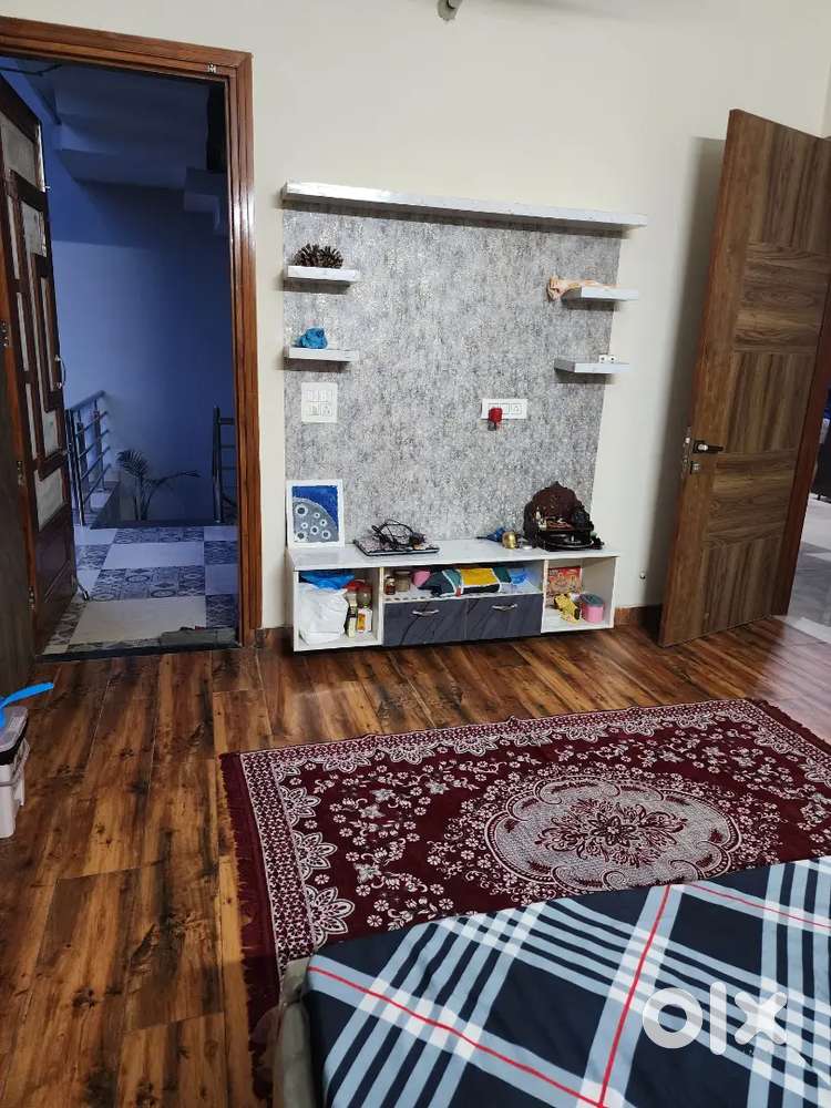 Luxury pg for girls in new sunny enclave sec 123