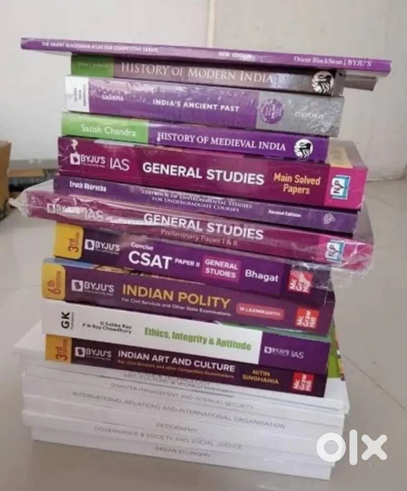 UPSC EXAM BOOKS (BYJUS) set .books language -Hindi