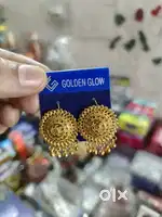 Shop Khali karni hai samaan sale kar rahe hai