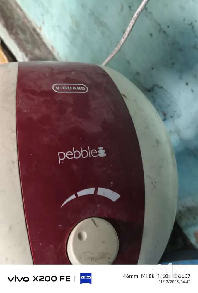 V guard water heater pebble Good condition
