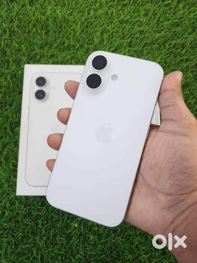 Selling iPhone 16, Mint Condition, 98% Battery Health, Variant 128GB.