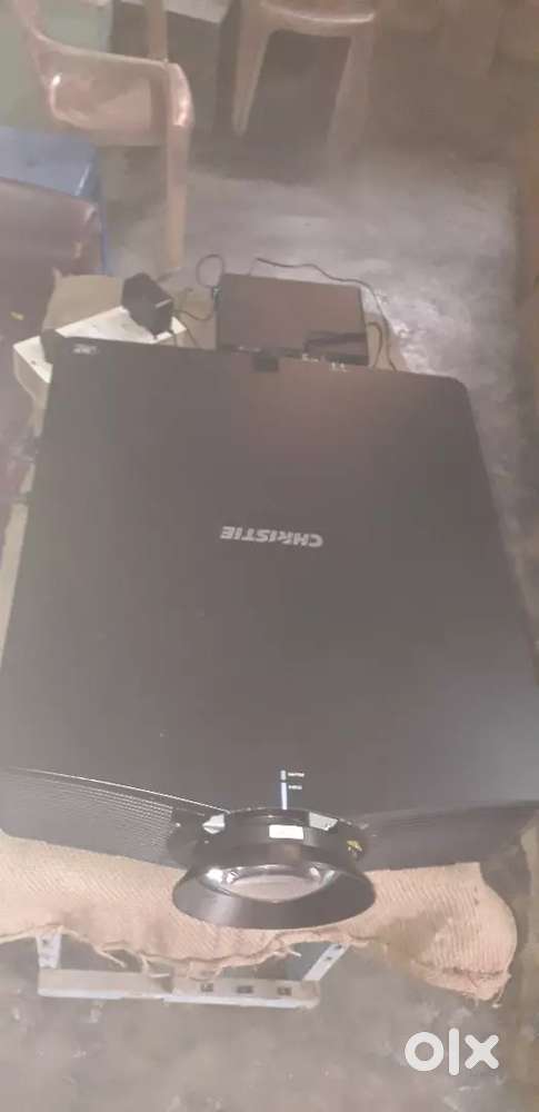 Christie projector 12000 Luminance full HD