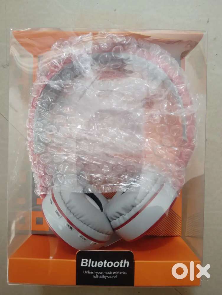 High performance wireless headphones with built_in mic