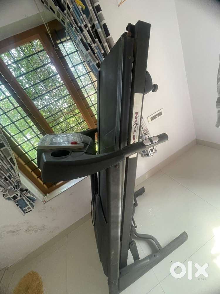 Treadmill (used for hardly 6-7 hrs)