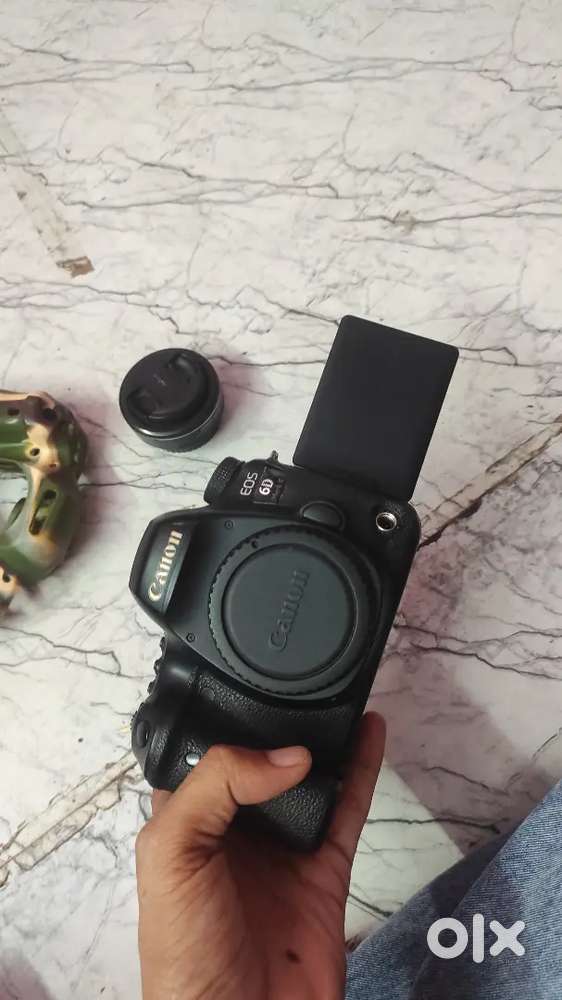 6D mark 2 with canon 40 mm 2.8