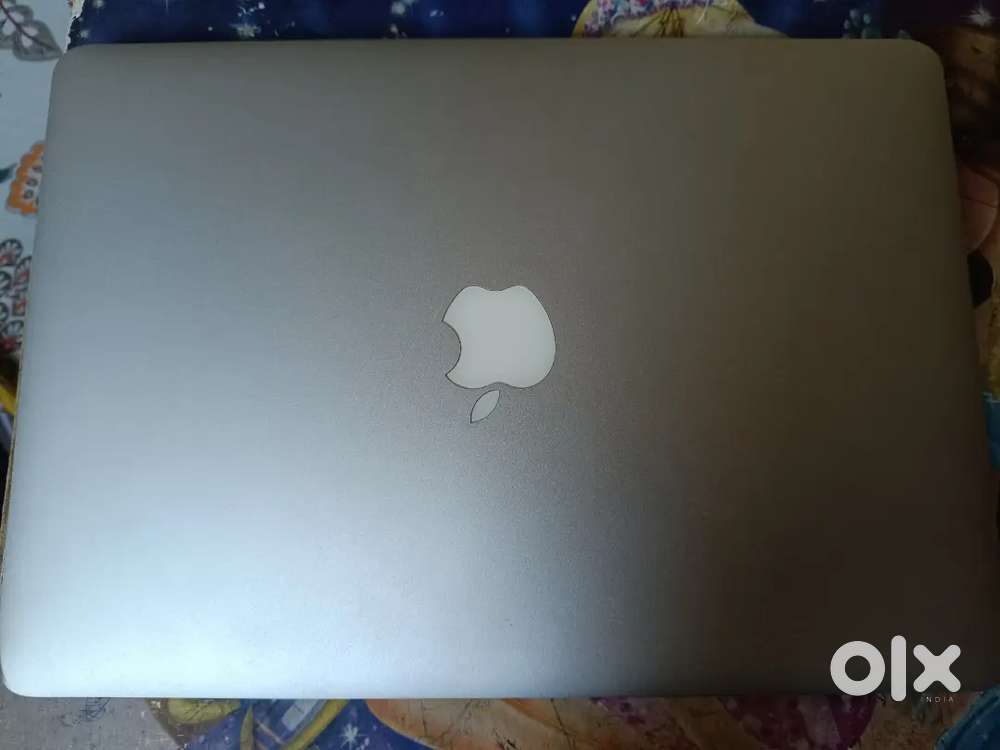 Mackbook air 2011 model
