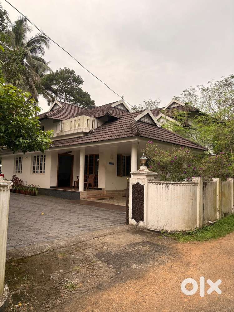 5 BHK with 30 cent plot area in Chelad