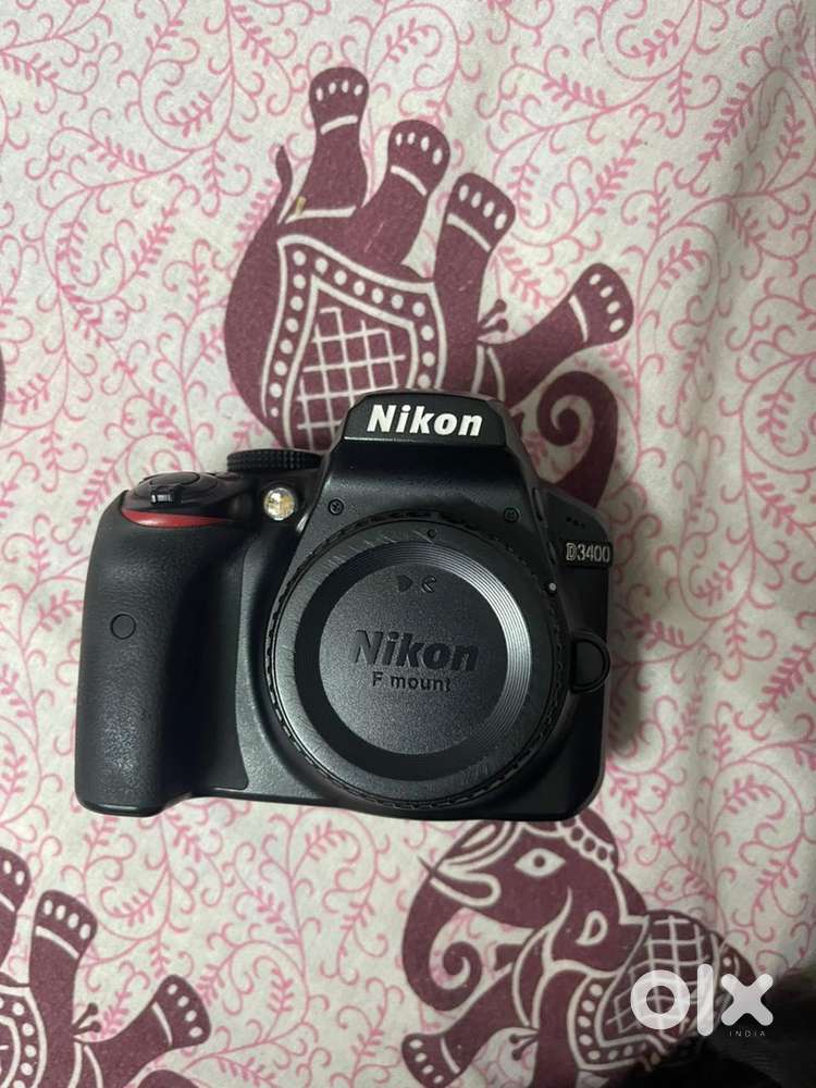 Nikon D3400 with both lenses