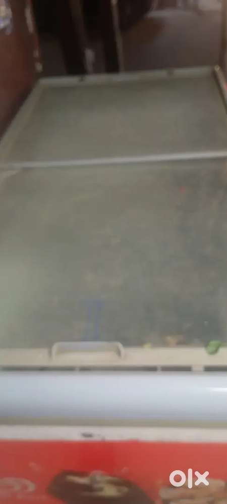 Walls 400ltr icecream freezer