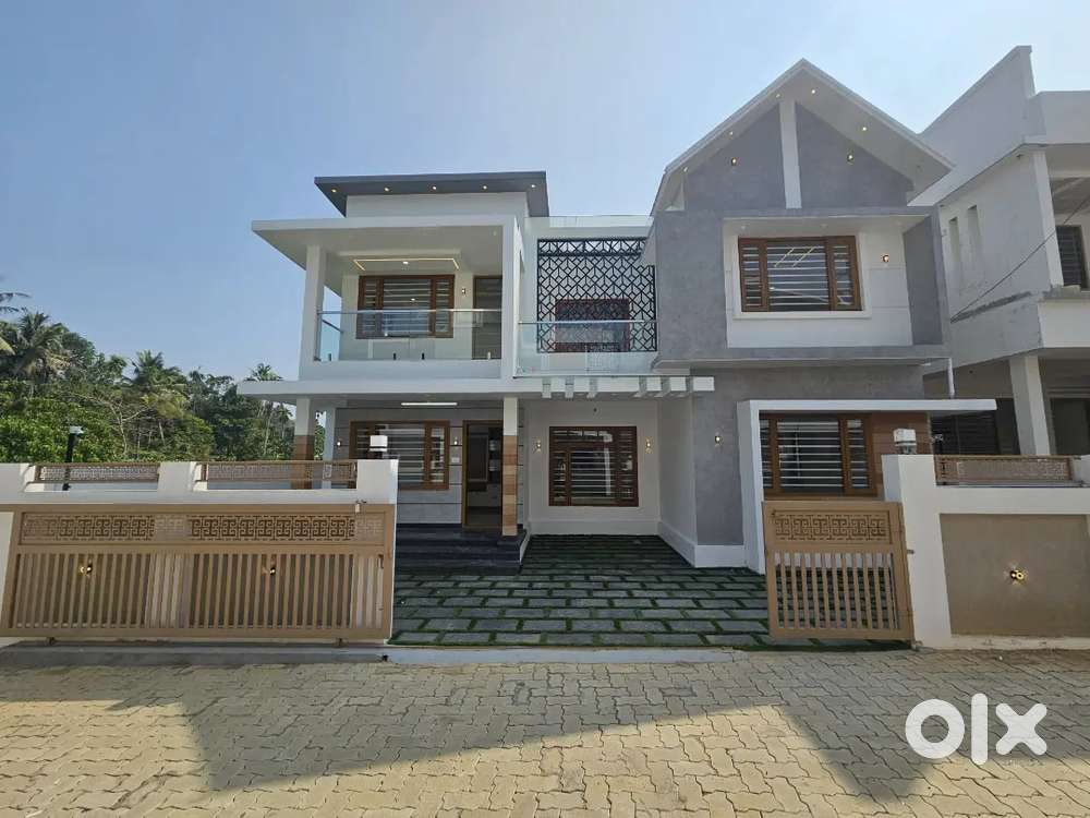 ELEGANT 4BHK VILLA FOR SALE IN KAKKANAD INFOPARK KUZHIVELIPADY