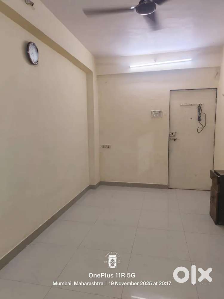 PG For boys in versova no brokrage 3500