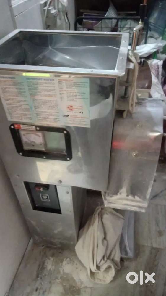 5 HP 3 Phase Motor Commercial Aata Chakki (Pulverizer)