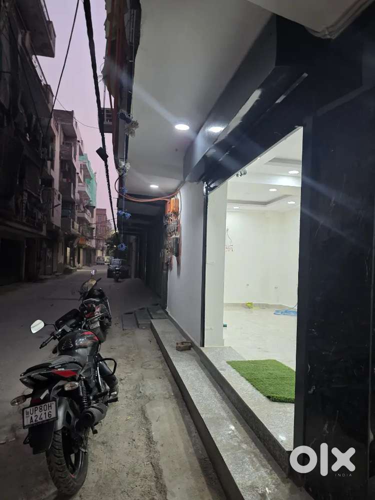 L type corner shop available for rent.