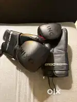 Decathlon Boxing Gloves - 8oz
