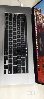 Apple Macbook pro Touchbar Laptop