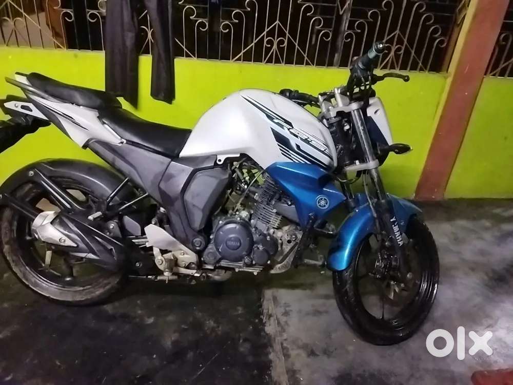 Yamaha FZ S v 2.0