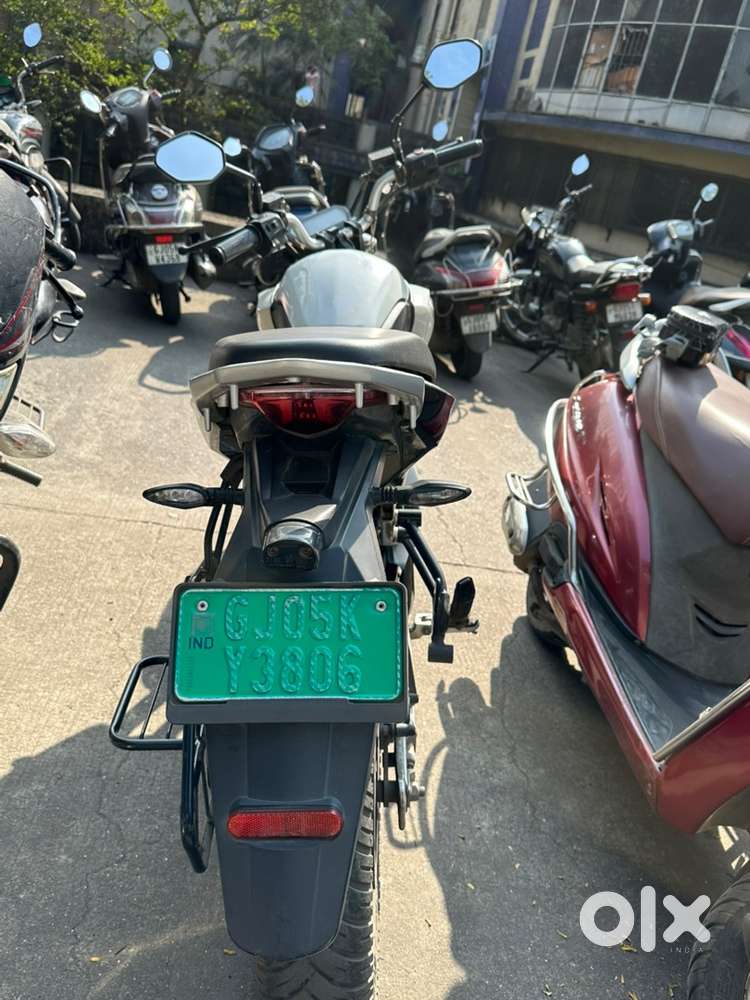 Revolt RV 400 in great condition