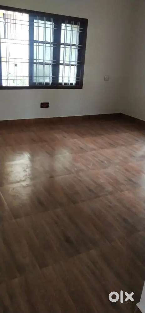 2 bhk taild house rent 10000 Yayydy kpt road