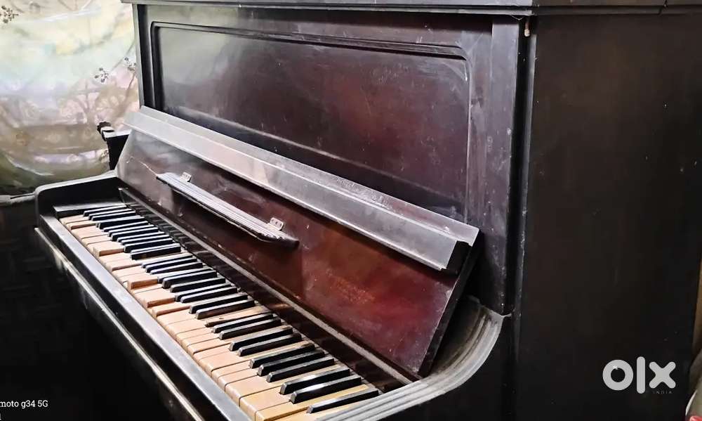 Antique Piano