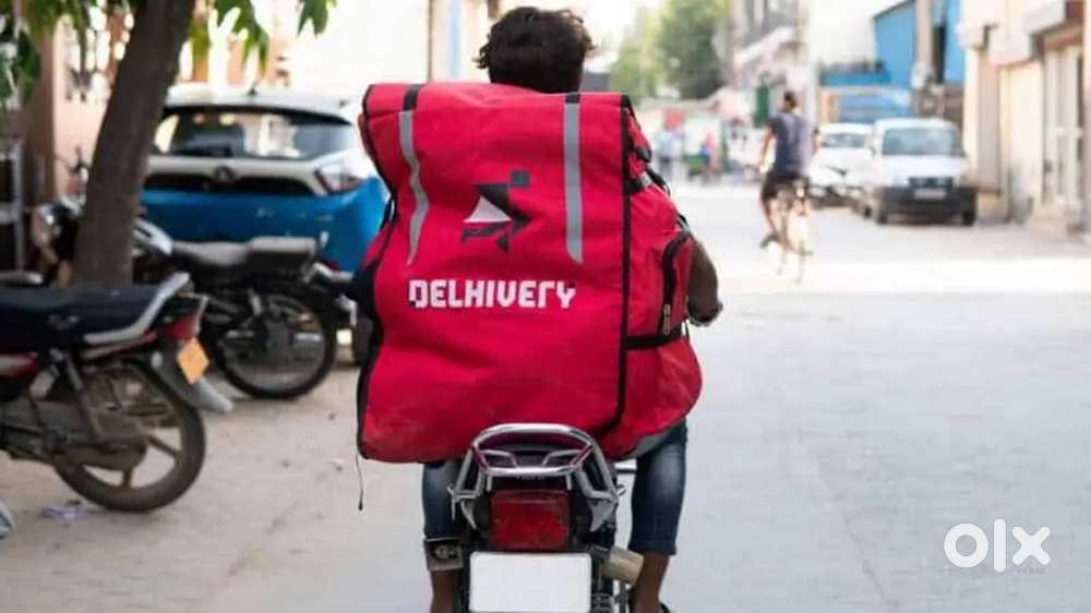 Delivery courier