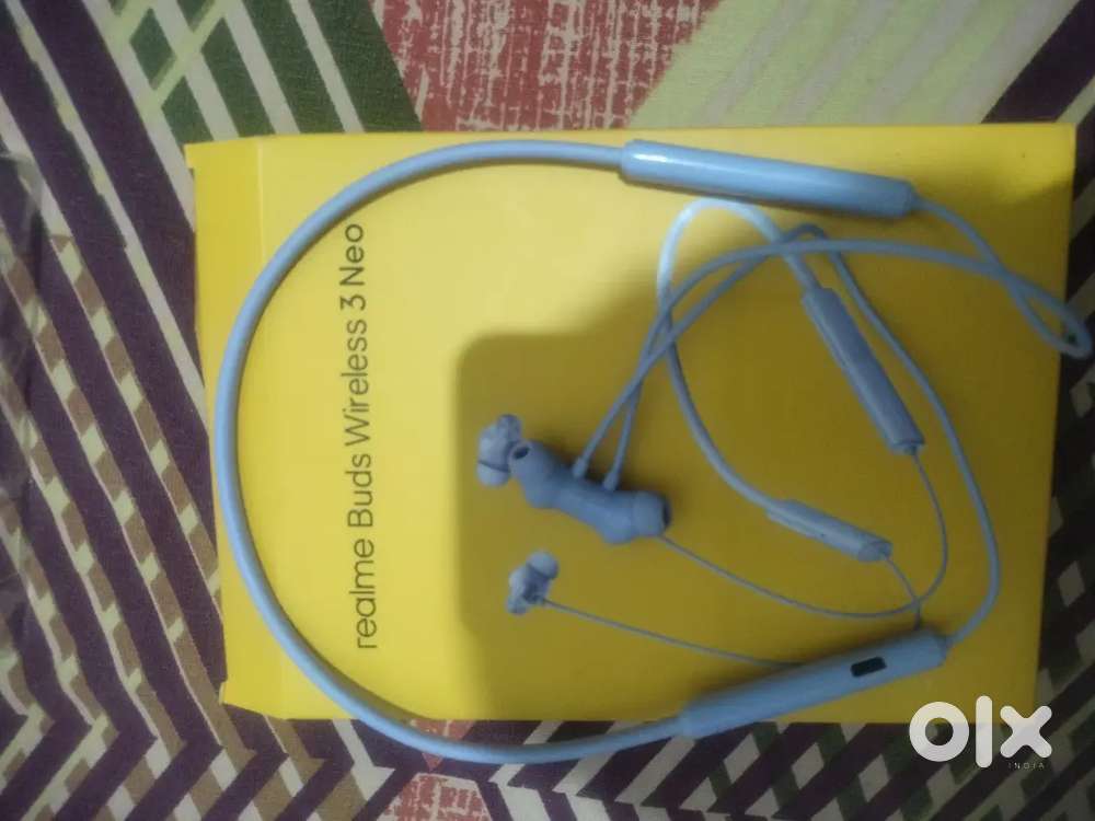 Earphones buds