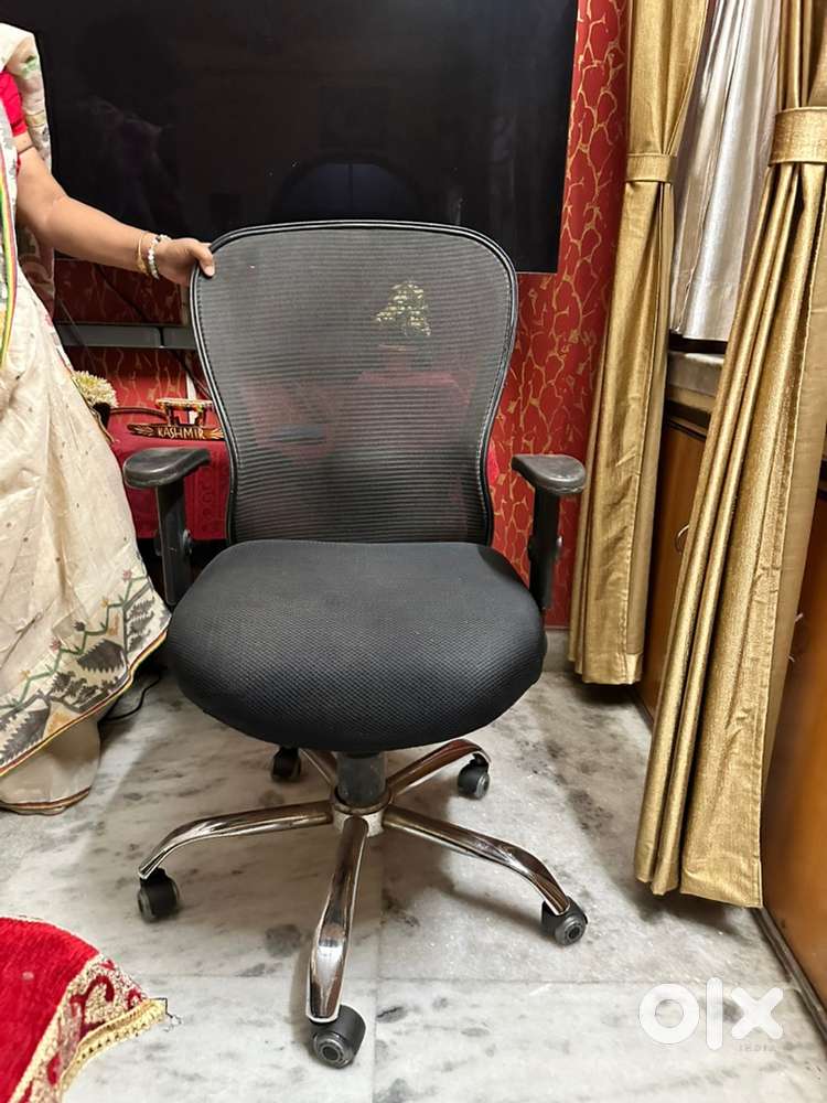 Ergonomic Office Chair – Excellent Condition with Brand New Wheels