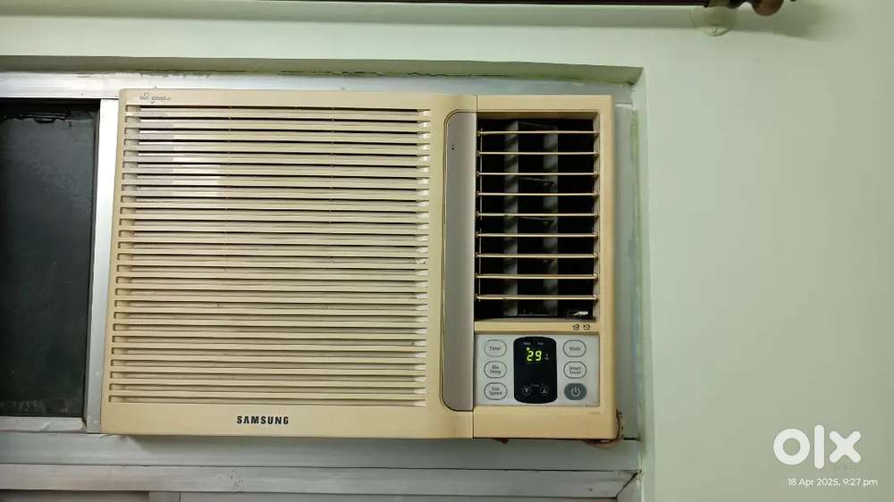1.5 ton Samsung Window AC in Working Condition