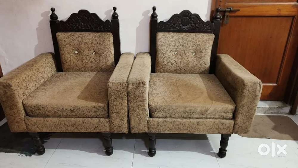 Sofa plus center table