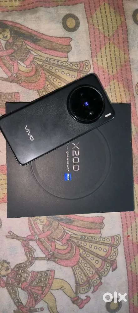 Vivo X200 12 GB Ram 256 GB Rom 9 Month old Mobile