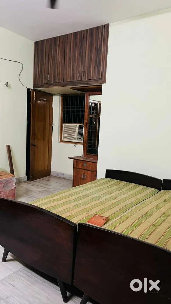 Fully Furnished 3bhk flat in decent society [Need 2 Flatmate]