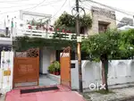 Entire ground floor available  on rent