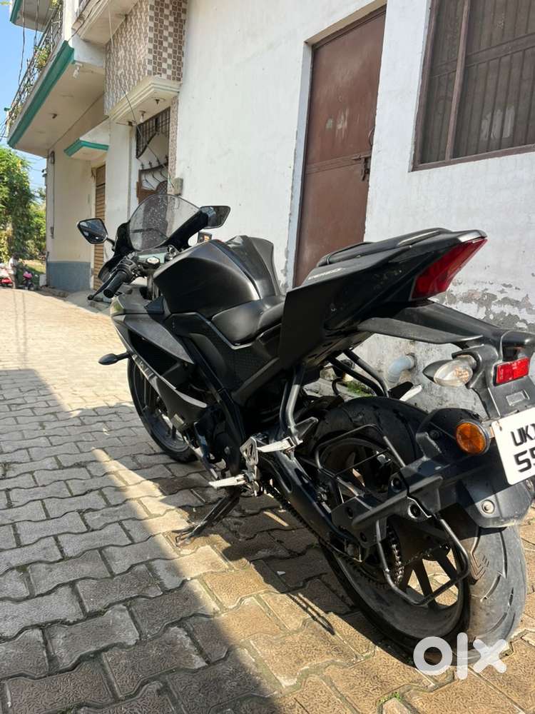 Yamaha R15 V3
