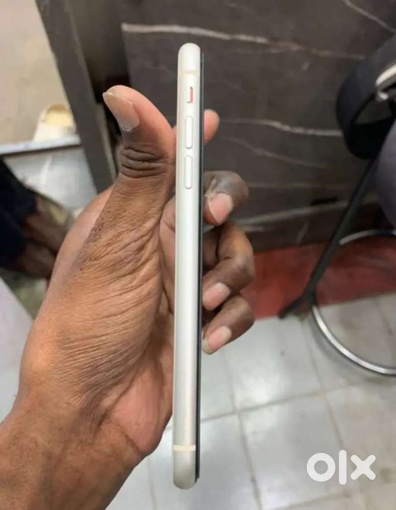 Iphone 11 in good condition urgent need money