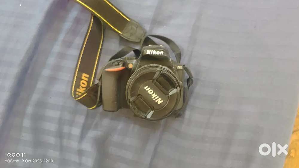 DSLR camera