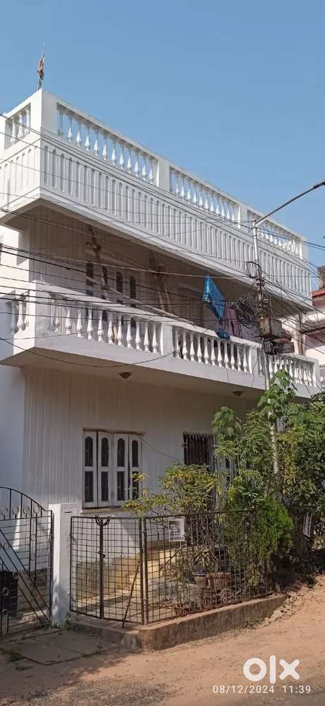Unfurnished house for sale at salt lake sector 2 main road property