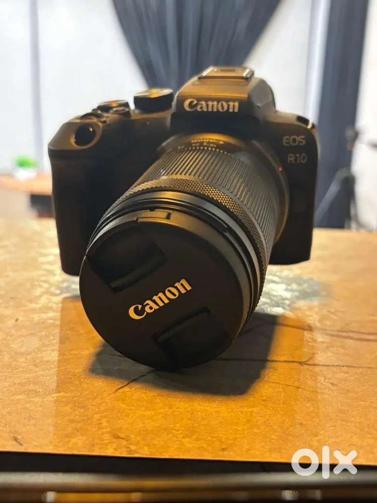 Canon R10 DSLR Camera for immediate Sale