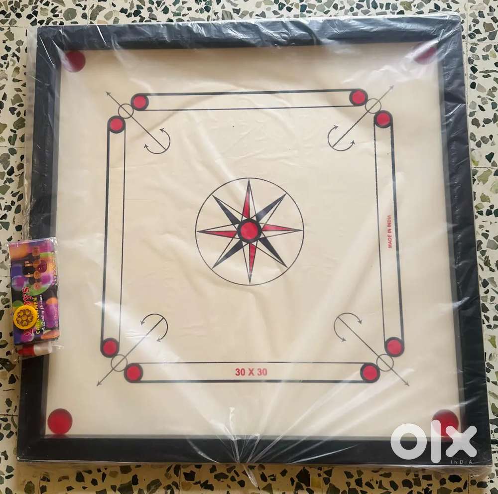 Carrom board
