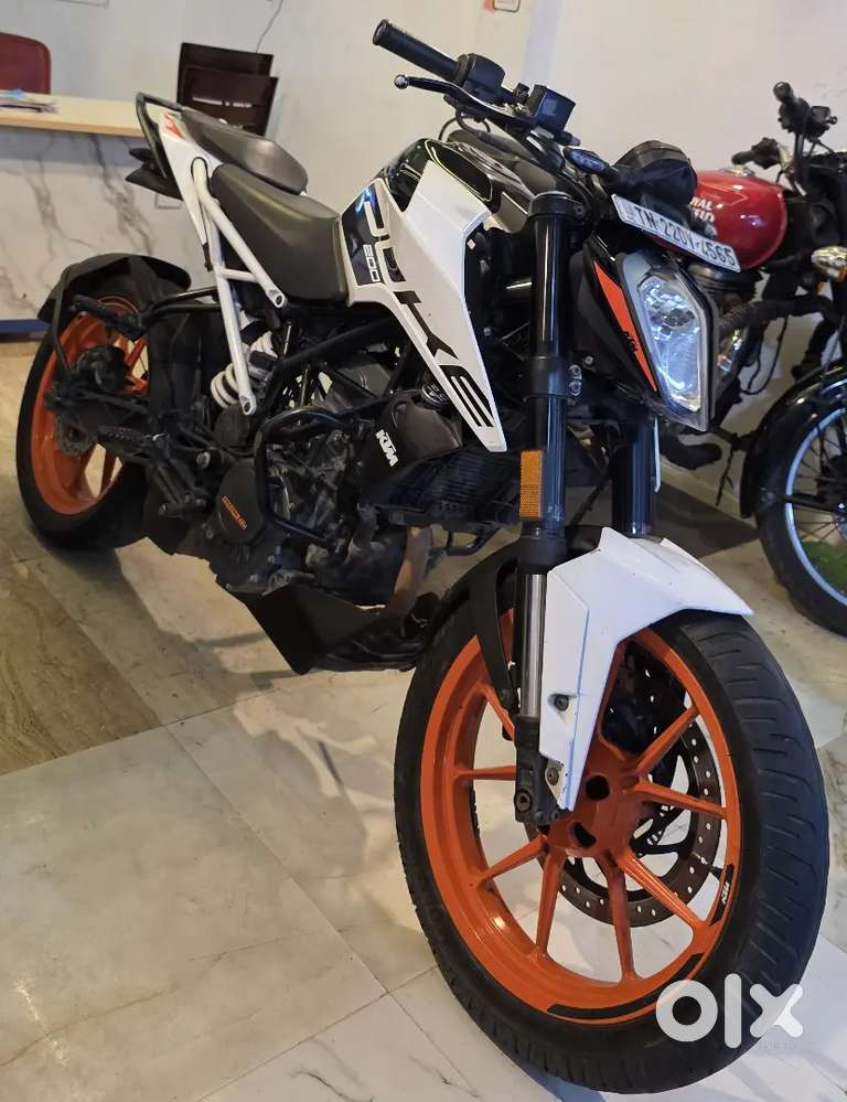 KTM Duke 200 BS6, 2022 model, White colour