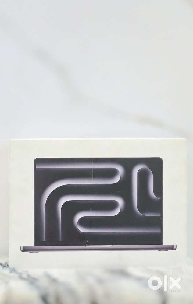 Macbook pro m5 16/512gb sealed with box 1 year warranty and bill