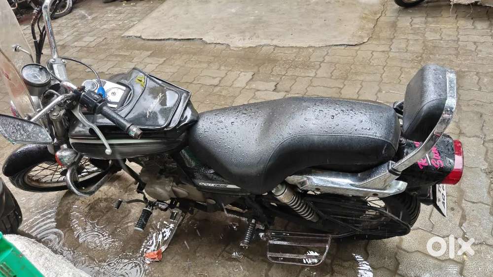 Bajaj Avenger 220 Cruise 2017 year end model