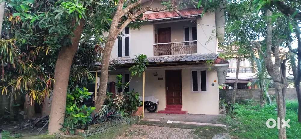 Old House 5.750 cent house sale mannanthala